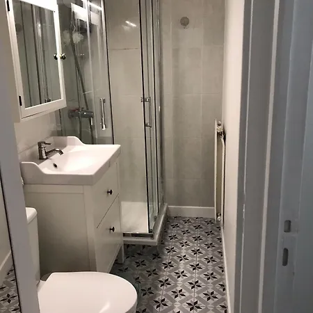 Cozy Flat In * Париж